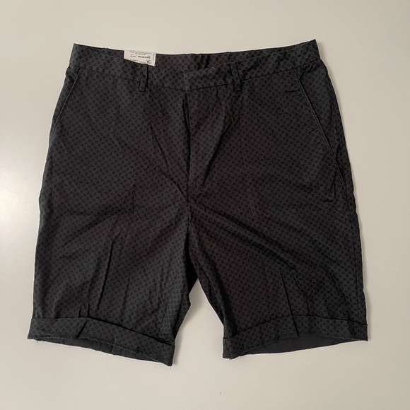 Shorts - Picture 1 of 6